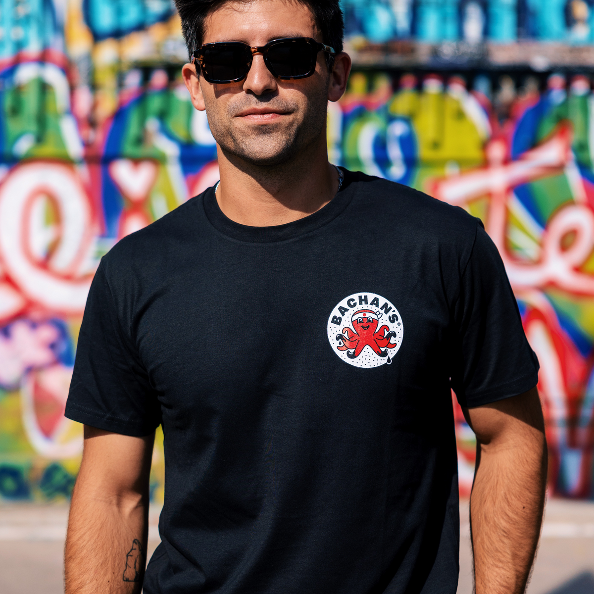 Logo Tee O5