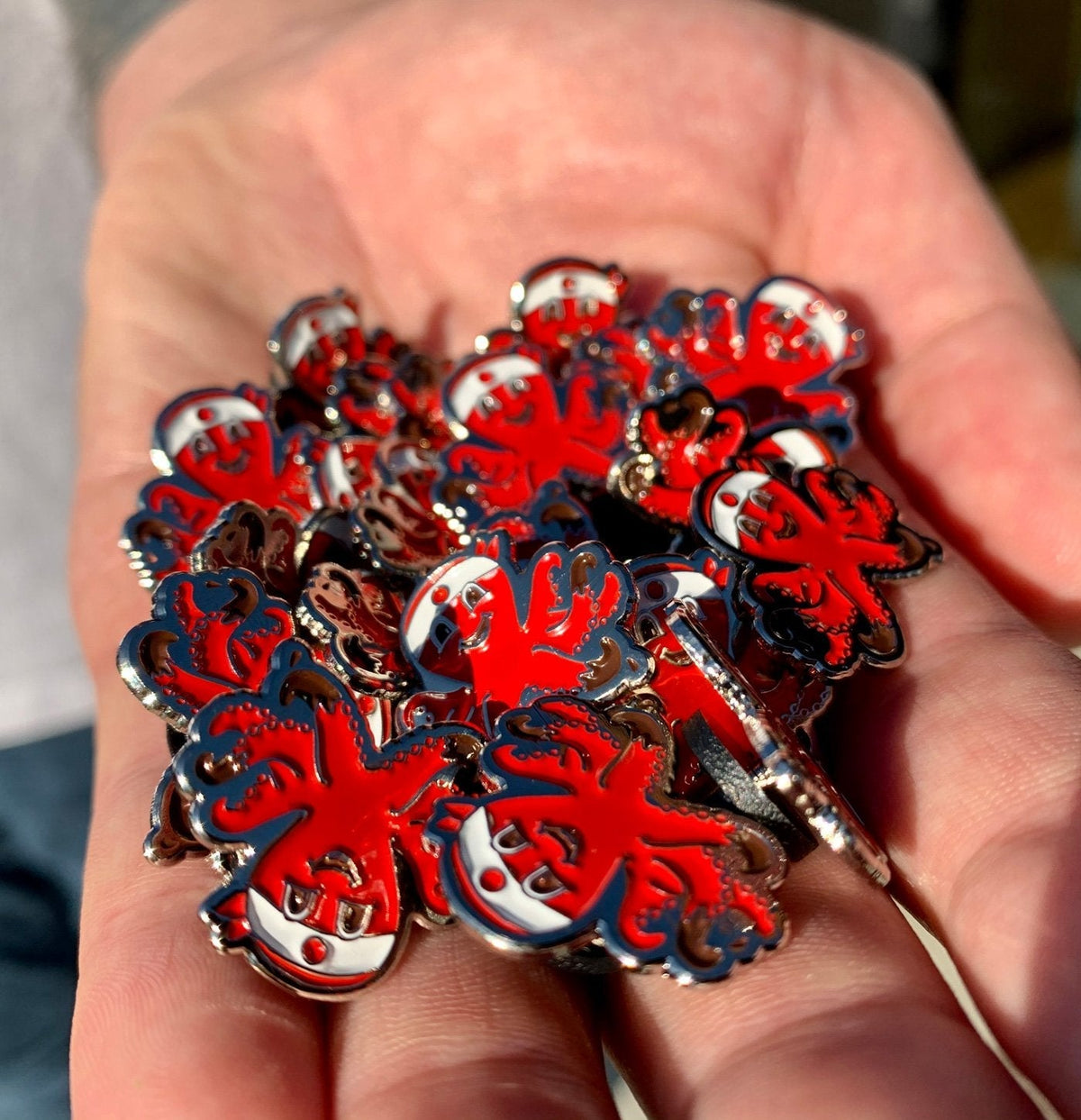 Red Octo Pin E8